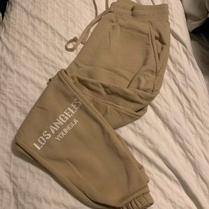 Young La joggers